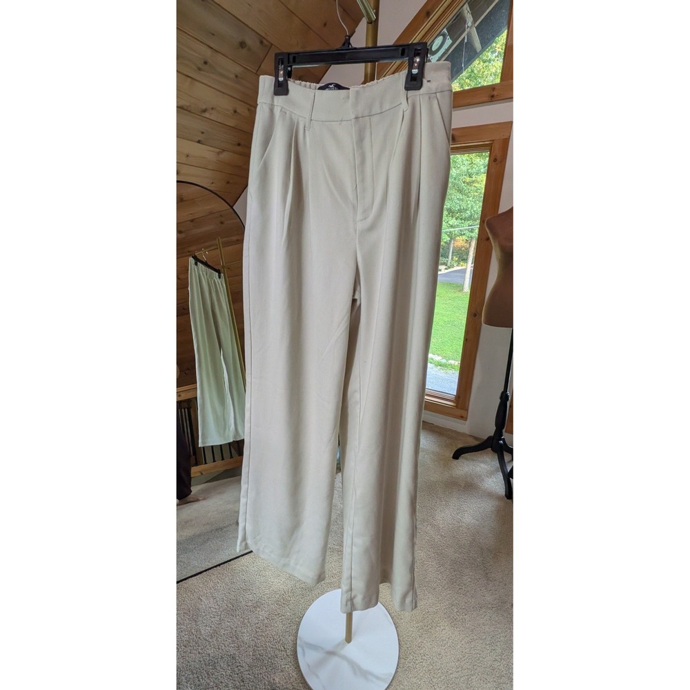 Hollister Ultra High-Rise Wide-Leg Pleated Trousers  Beige Small Elastic Back